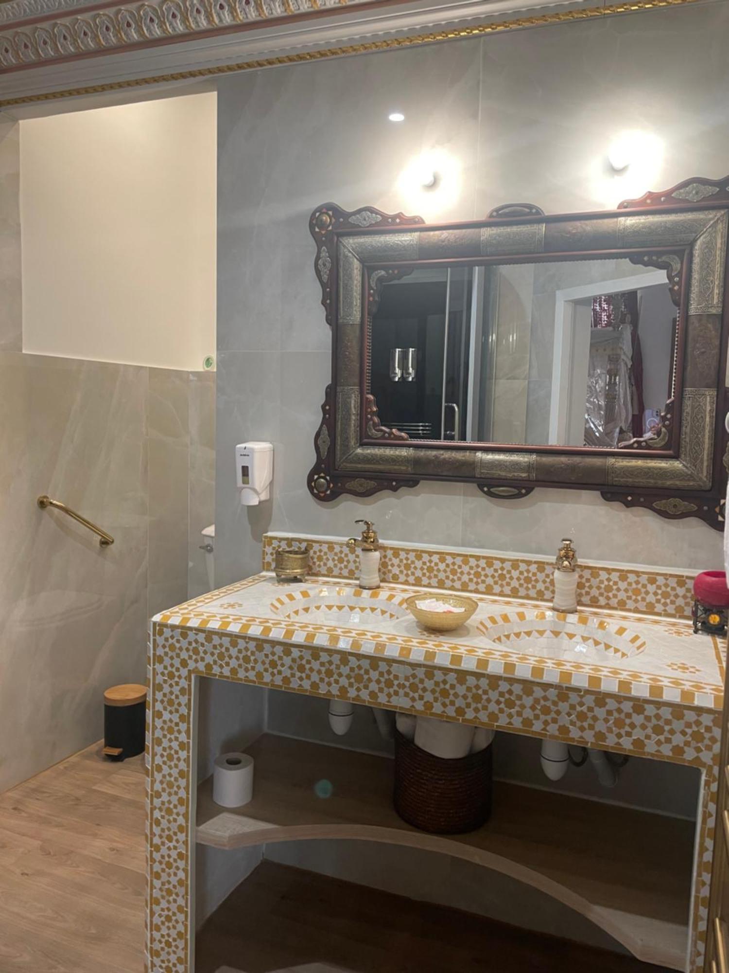 Suite Orientale Maison De L'Eglise Du Couvent Narbonne Eksteriør bilde